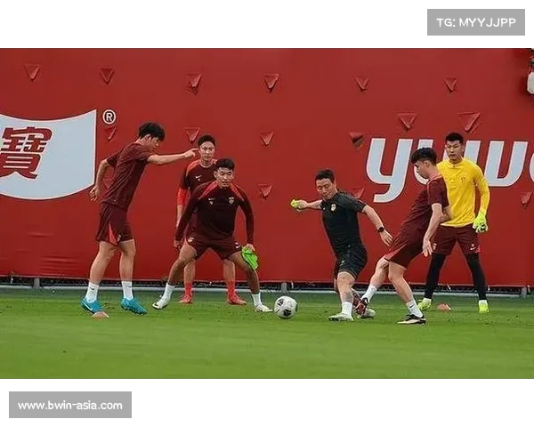 国足生死战前紧急封闭训练全力防范战术泄密确保胜利筹备